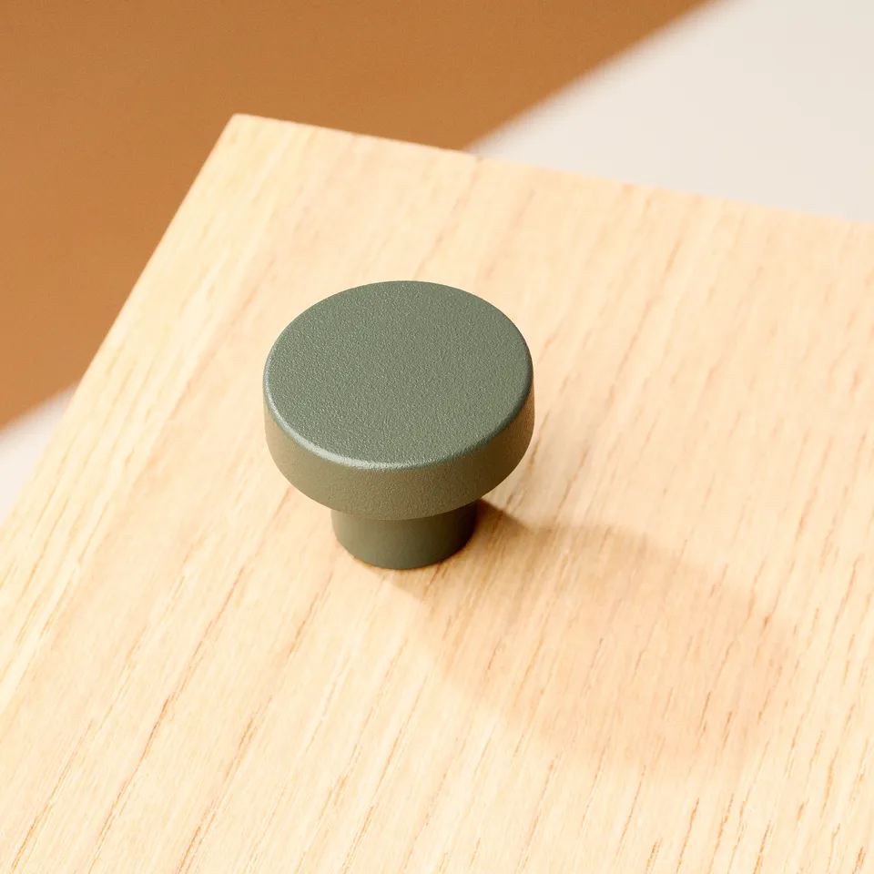 Toniton Circular Ash Green møbelknott metall grågrønn