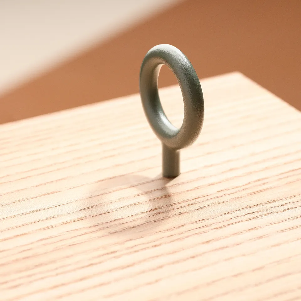 Toniton Key knotthåndtak ash green metall