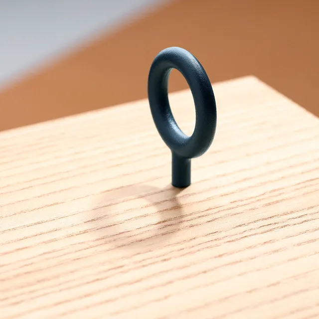 Toniton Key knotthåndtak deep blue metall