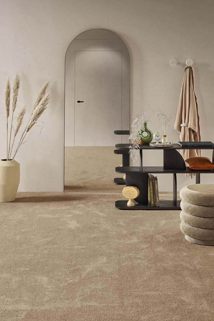 Invictus Priscus 30 teppeflis Blanced Almond beige