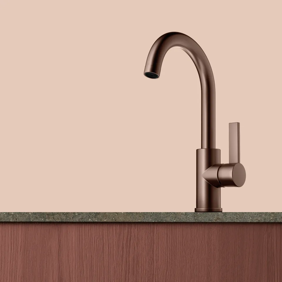 Toniton Arch 03 servantkran bronse levende overflate