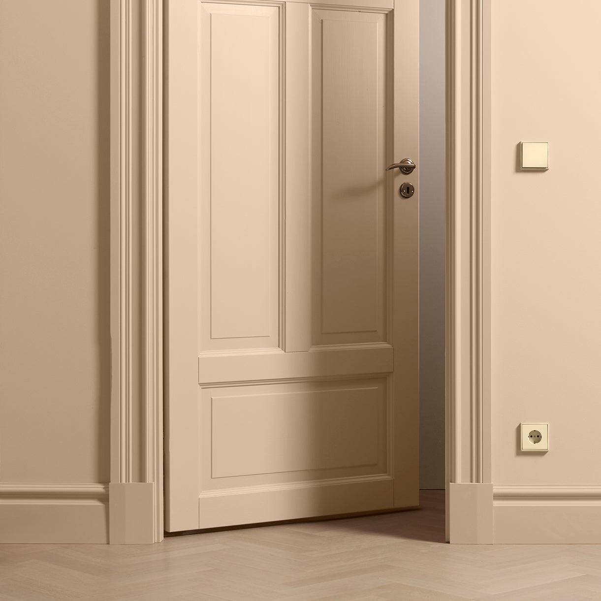 Toniton Switch Deep Creme 02 strømbryter krem