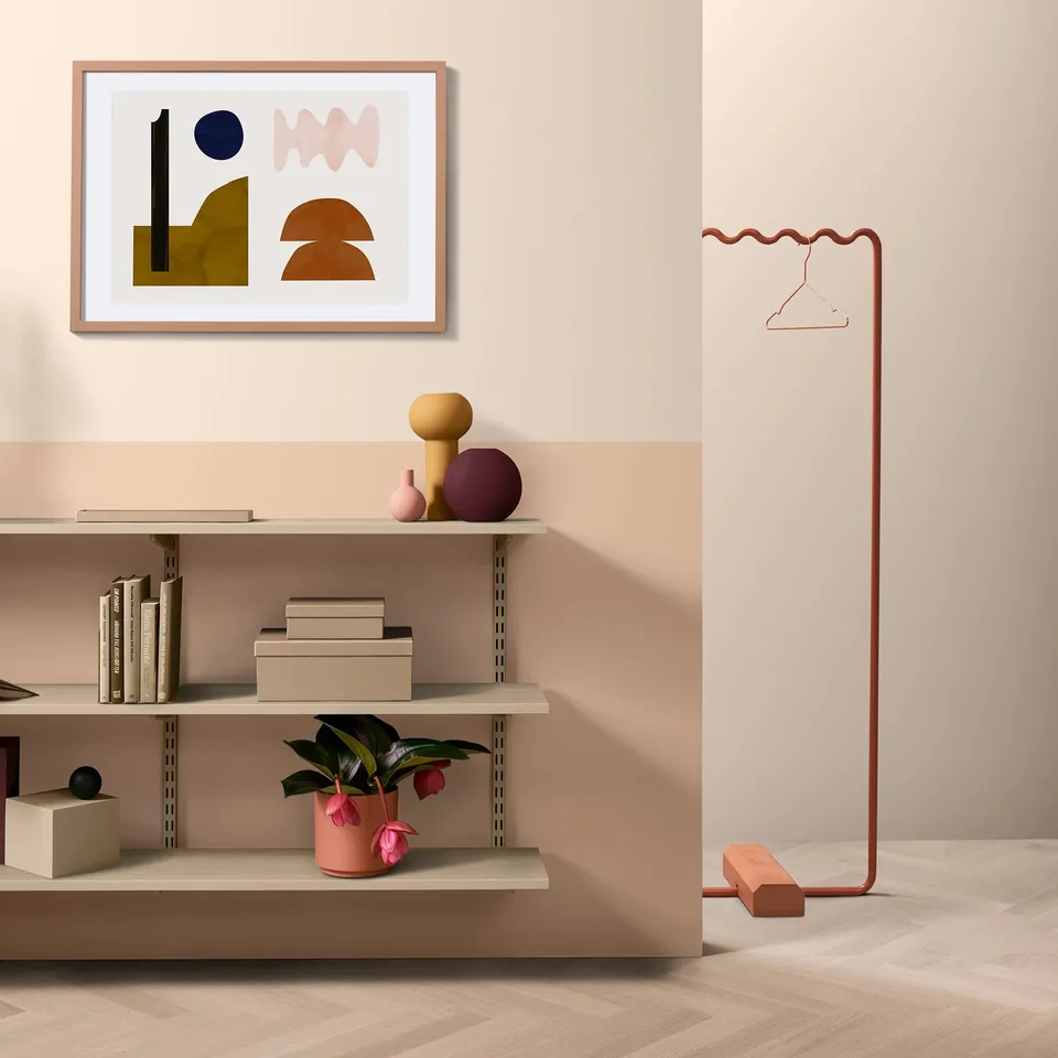 Toniton Sine Hanger Medium klesstativ lys peach