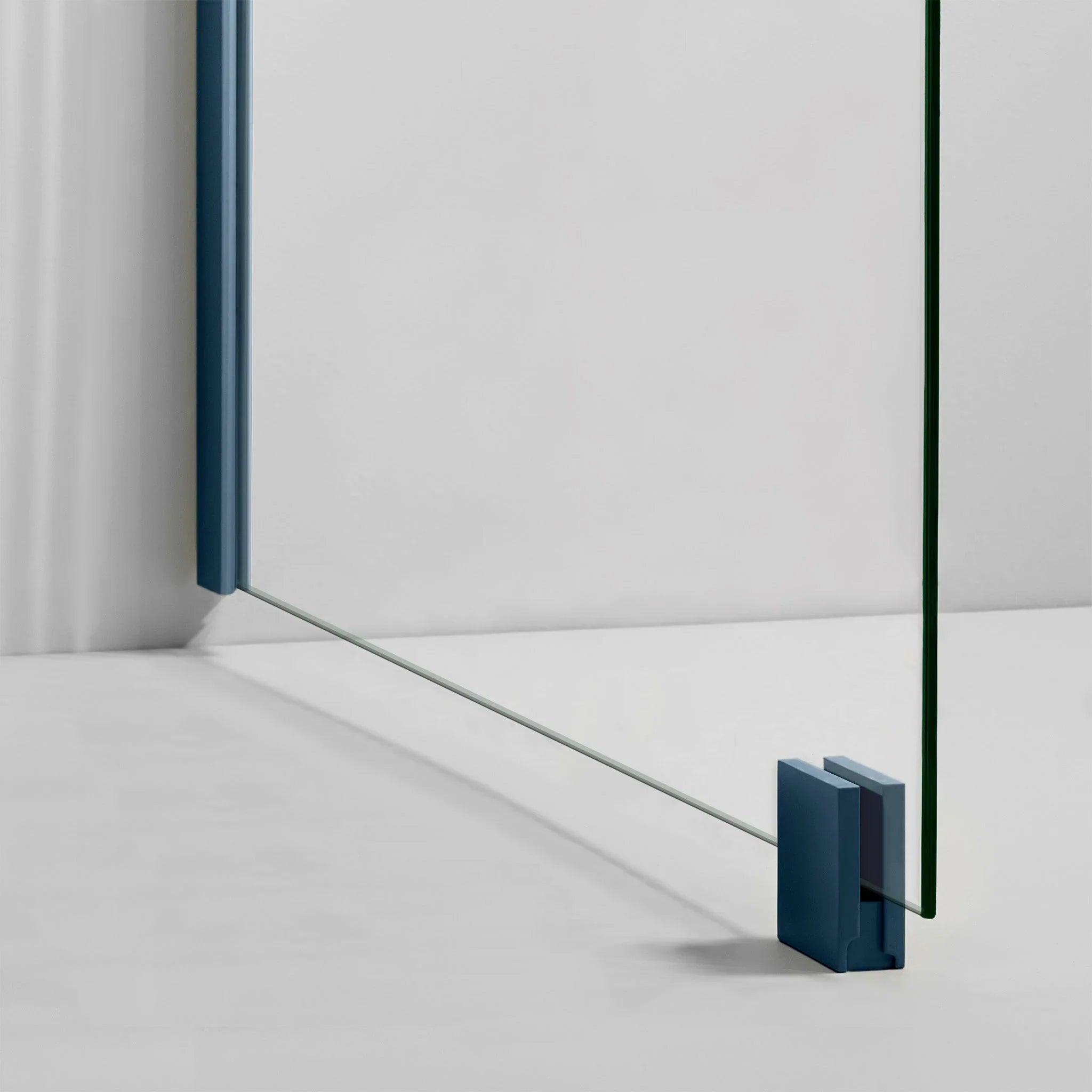 Toniton Transparent dusjvegg Deep Blue klart glass