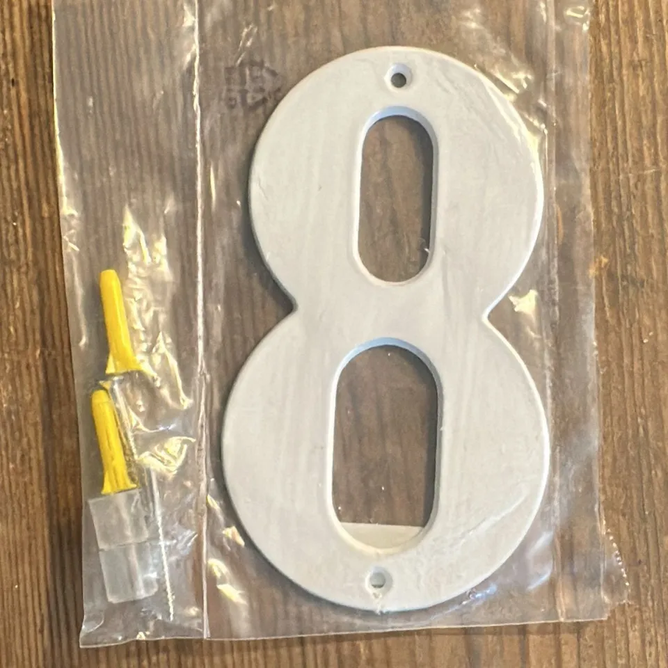 Ovolin husnummer 8 hvitt 14 cm